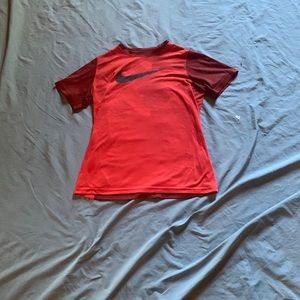 nike tee shirt